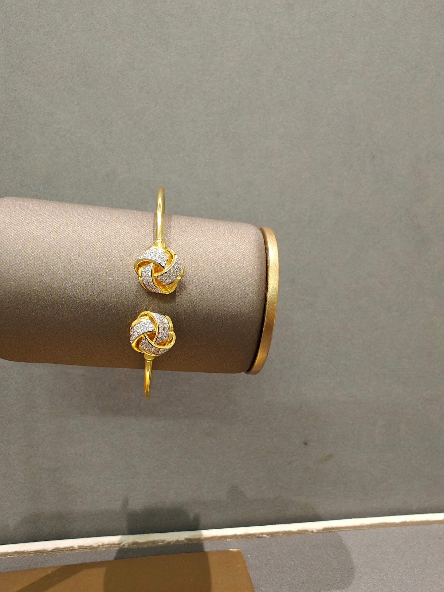 Shakira Twist Bracelet