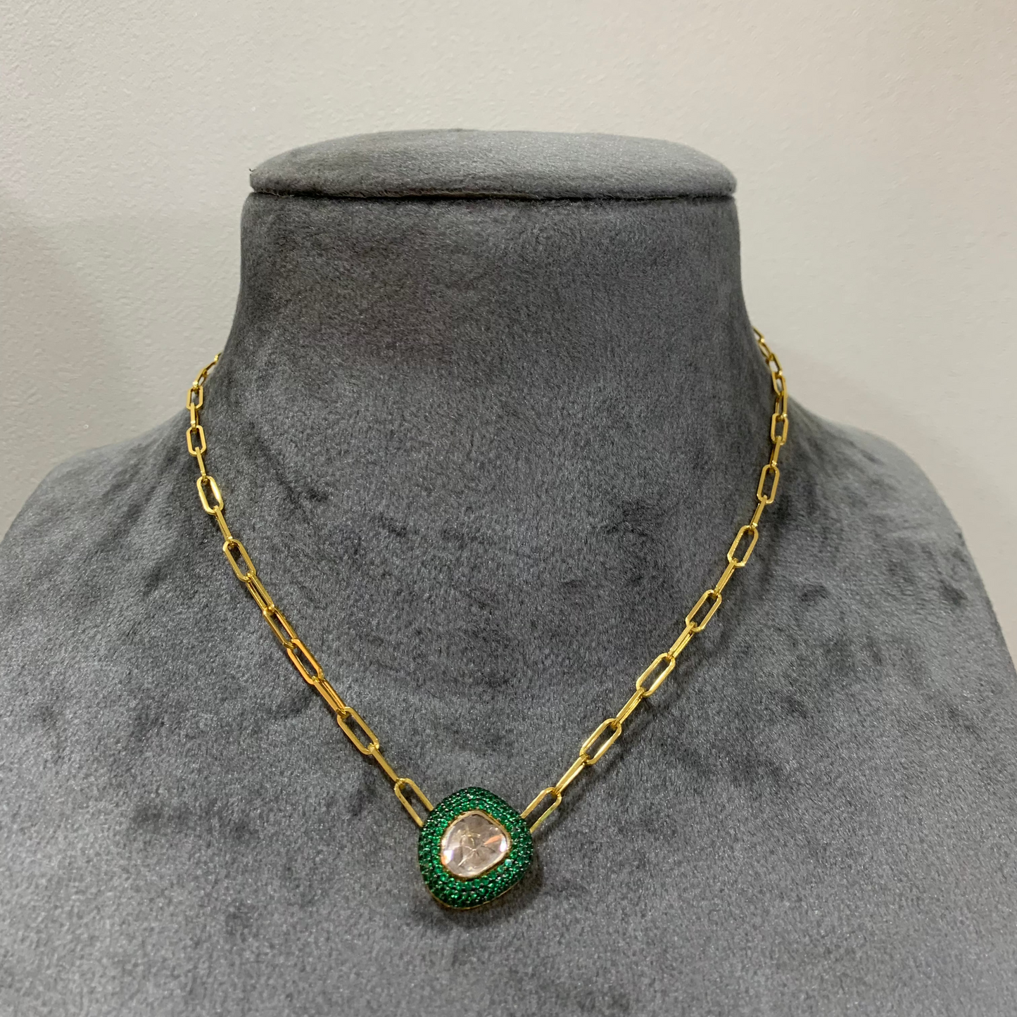 Sonali Green Pendant with Chain