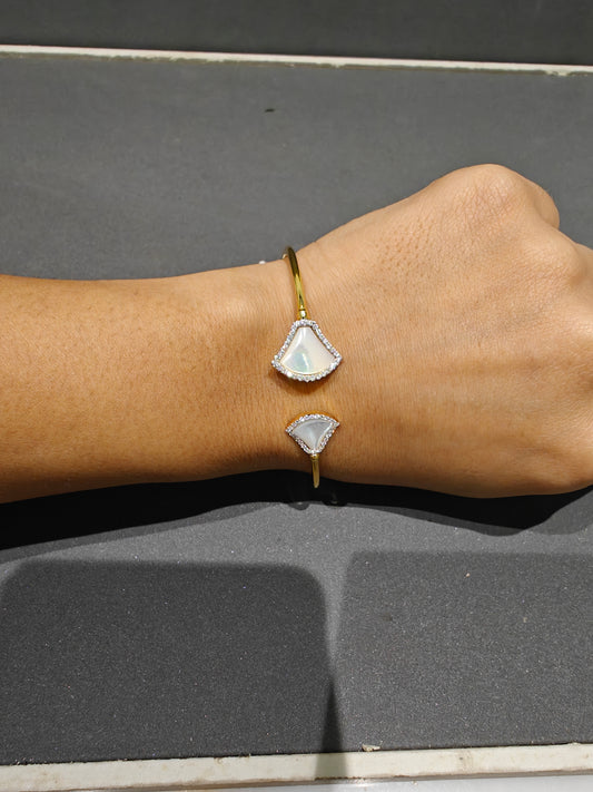 Punya MOP Twist Bracelet
